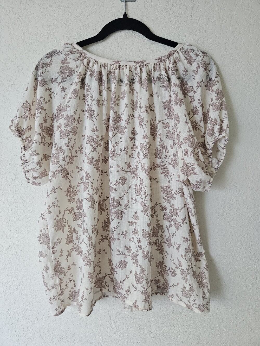 Neuflora Boho Floral Button-Front Women’s Top — Cream with Dusty Rose Print - Picture 2 of 5